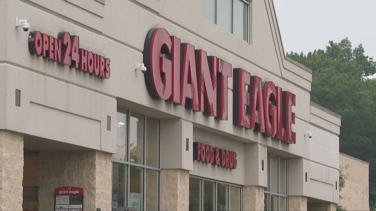 Trump Hails Giant Eagle’s Price Cuts on 300+ Products, Calls for Grocery Chains to Follow